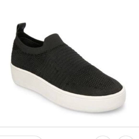 Steve Madden Shoes - NEW Steve Madden “Beale” knit fabric slip ons. 